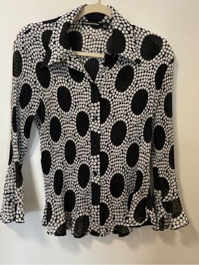 Essentials by Milano Polka Dot Pattern Pleated Blouse Bell Sleeves Size L 70’s